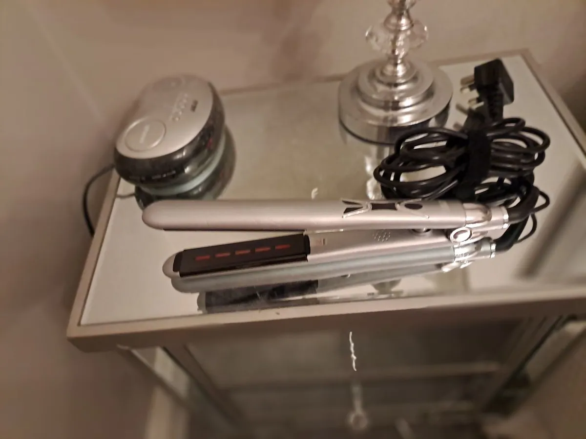 Hair straightener - Image 2