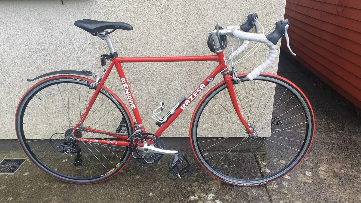 Razesa Vintage Red Road Bike - Image 1