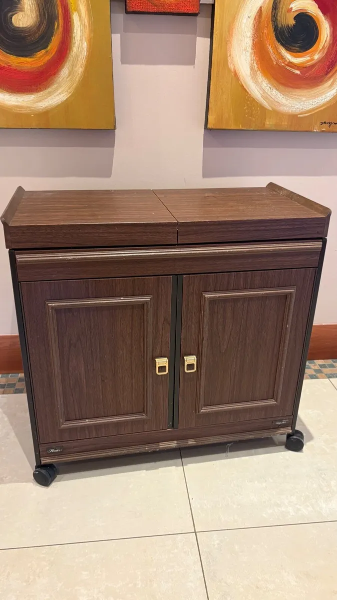 Hostess Trolley - Image 1