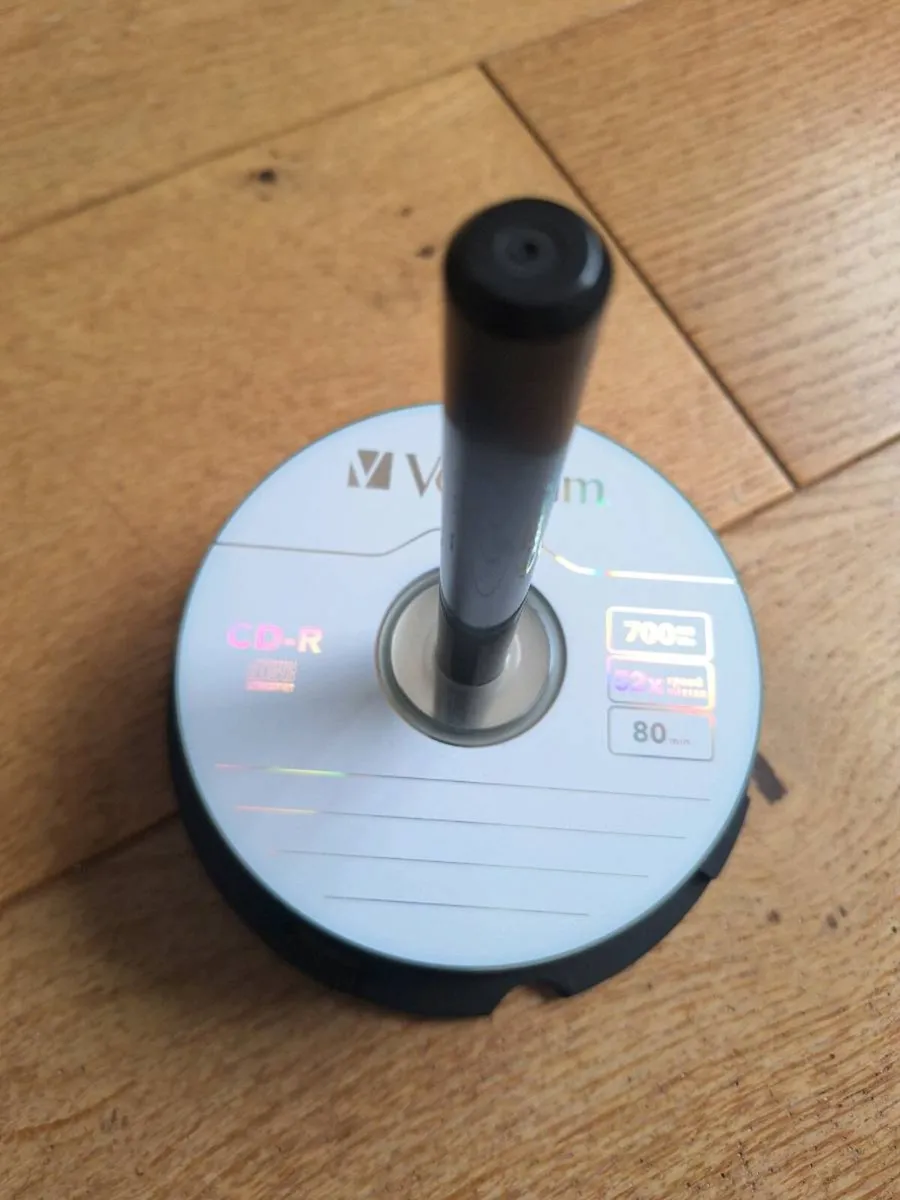 CD R discs, spindle of 26
