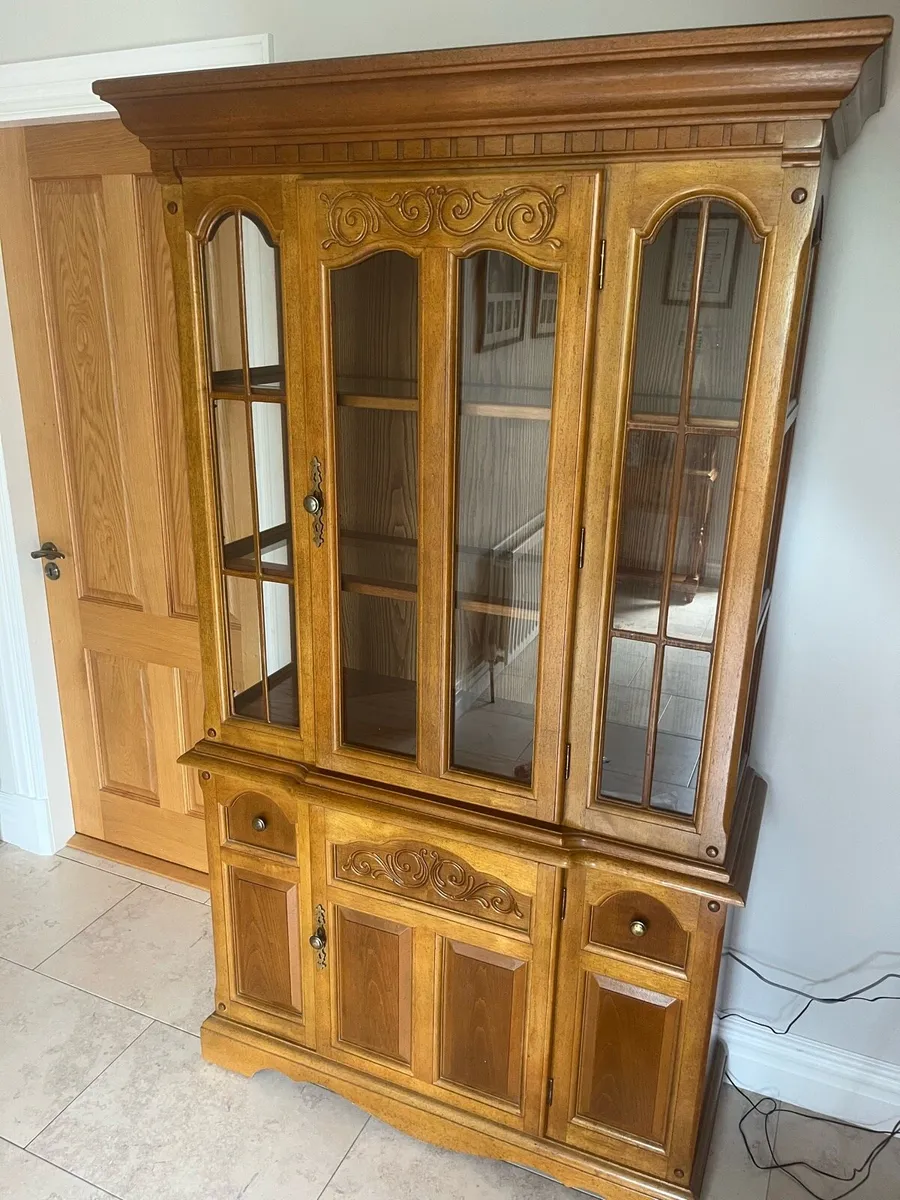 Display cabinet - Image 1