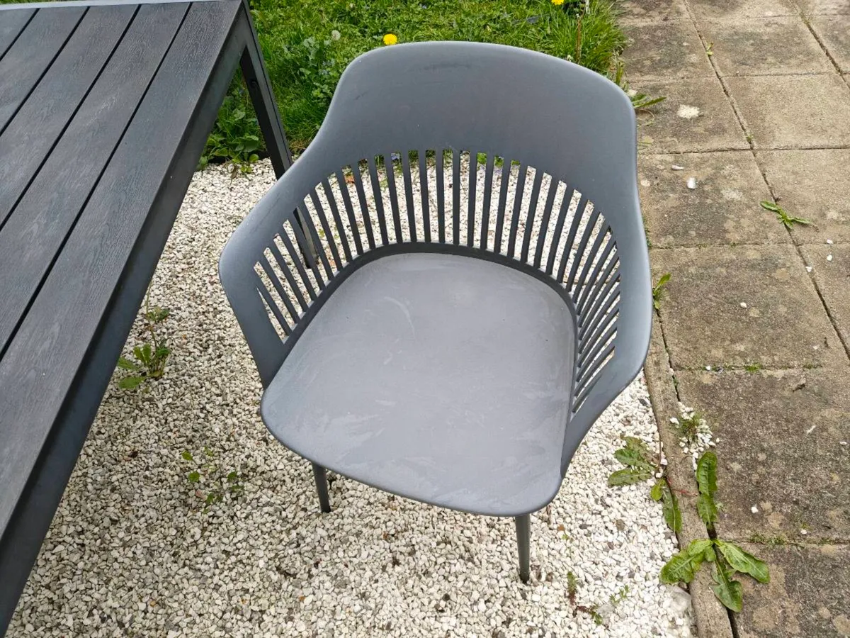 Set of garden table and chairs - Image 2
