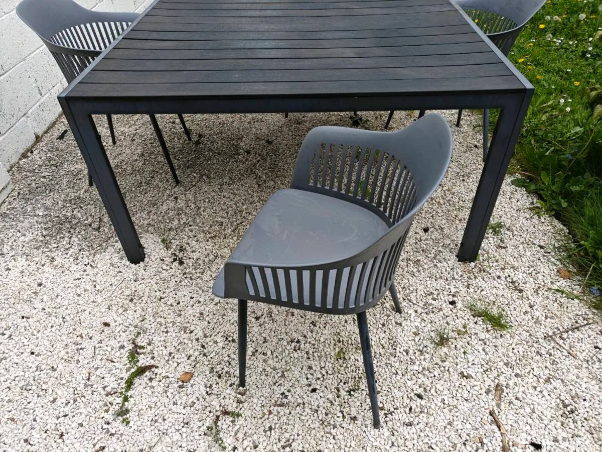 Set of garden table and chairs - Image 3