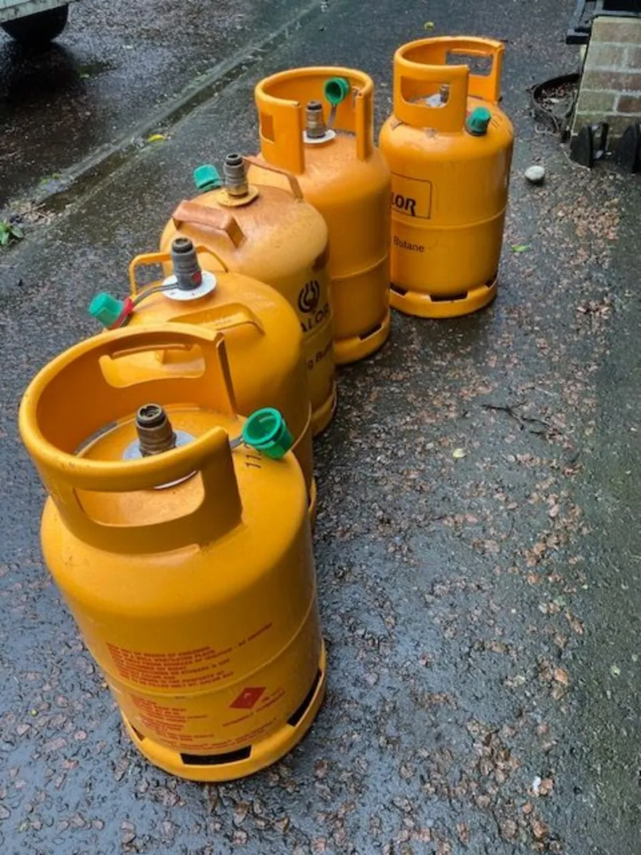 gas cylinders - Image 1