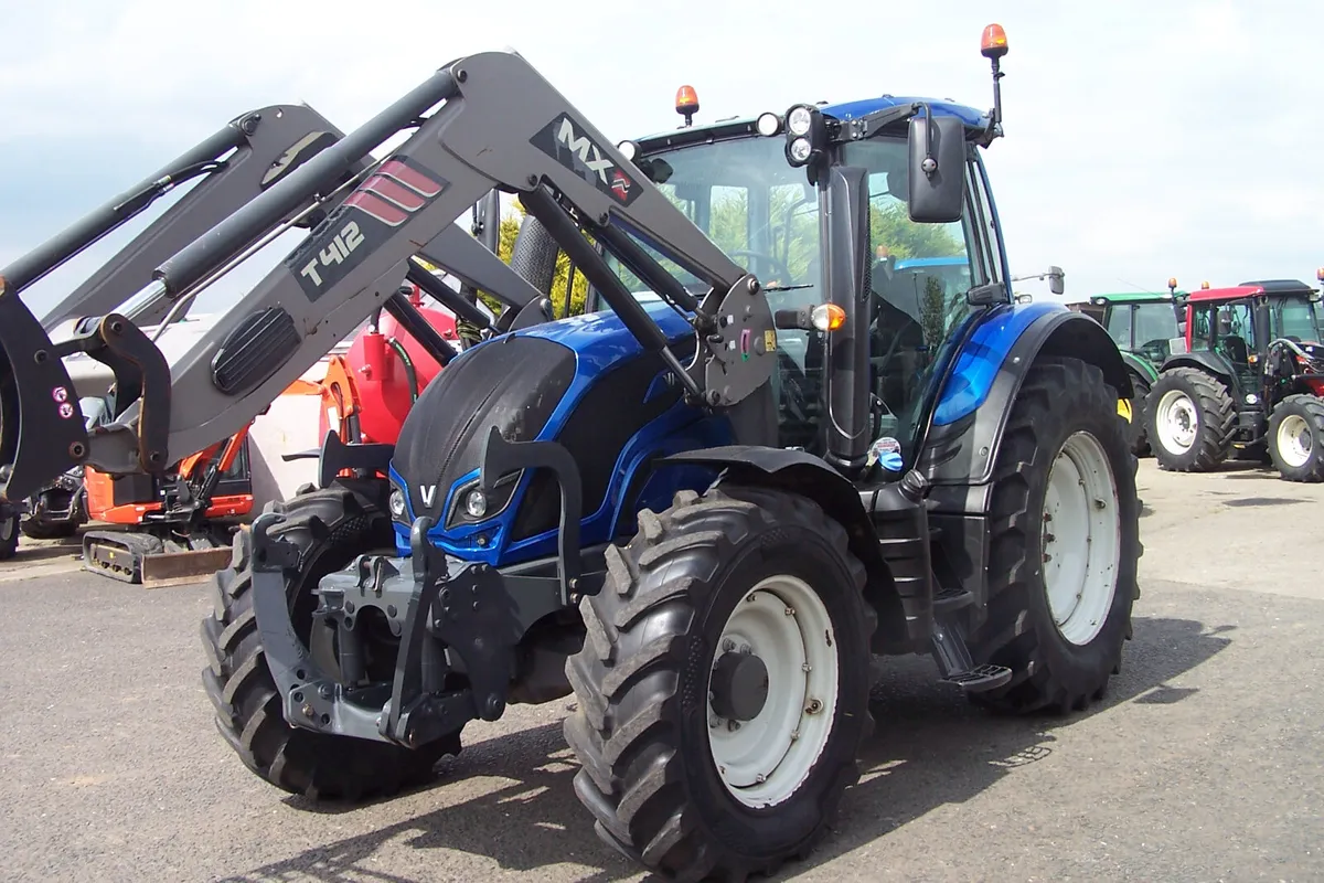 2017 Valtra N134 C/W Loader - Image 3