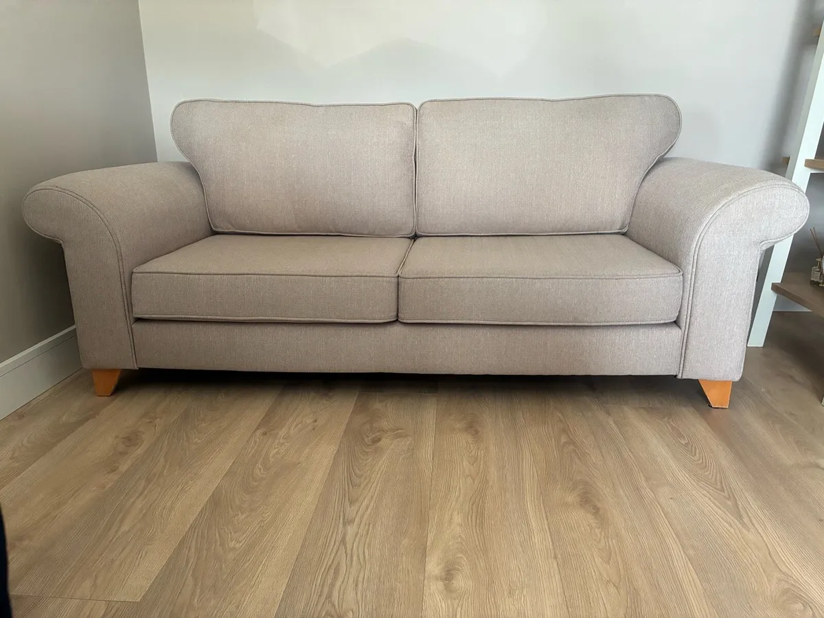 3 seater, 1 seater & 2 footstools - Image 1