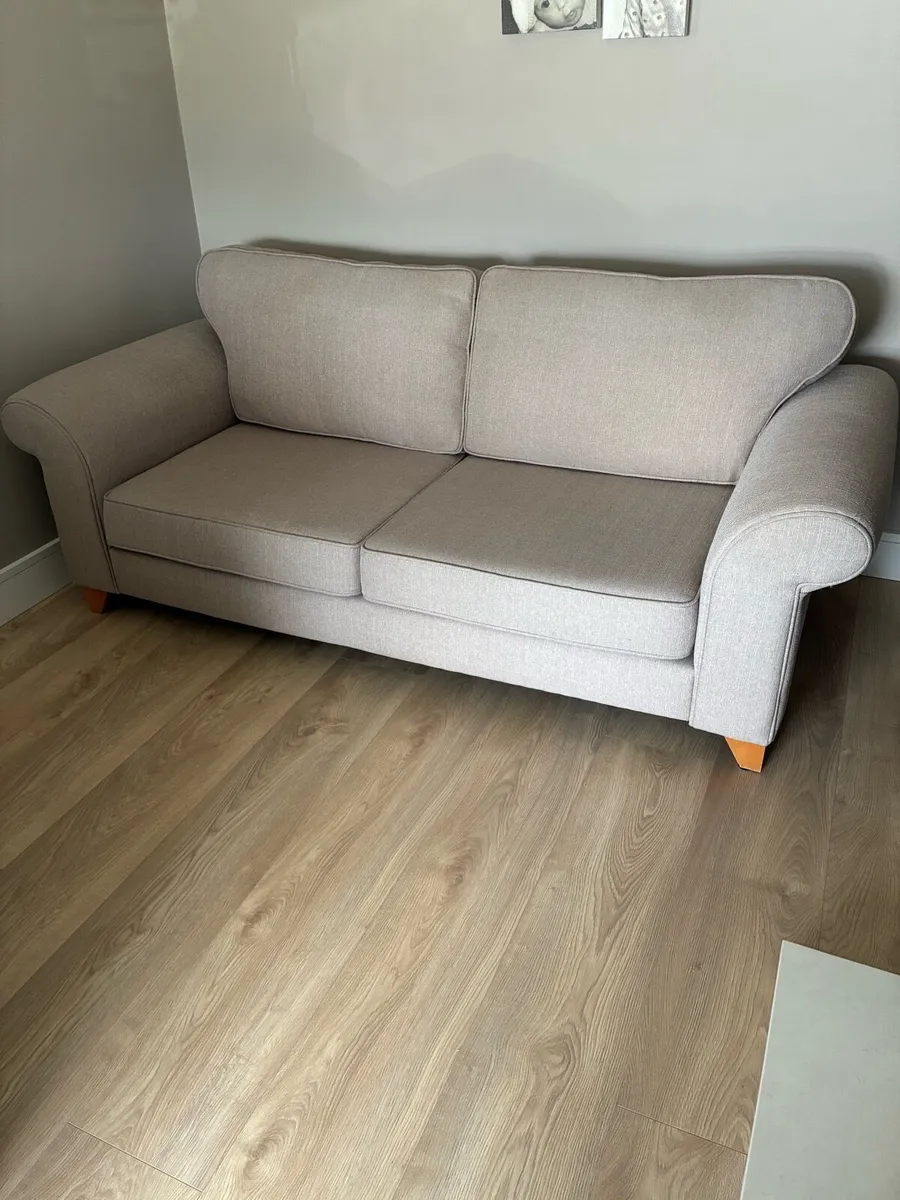 3 seater, 1 seater & 2 footstools - Image 2