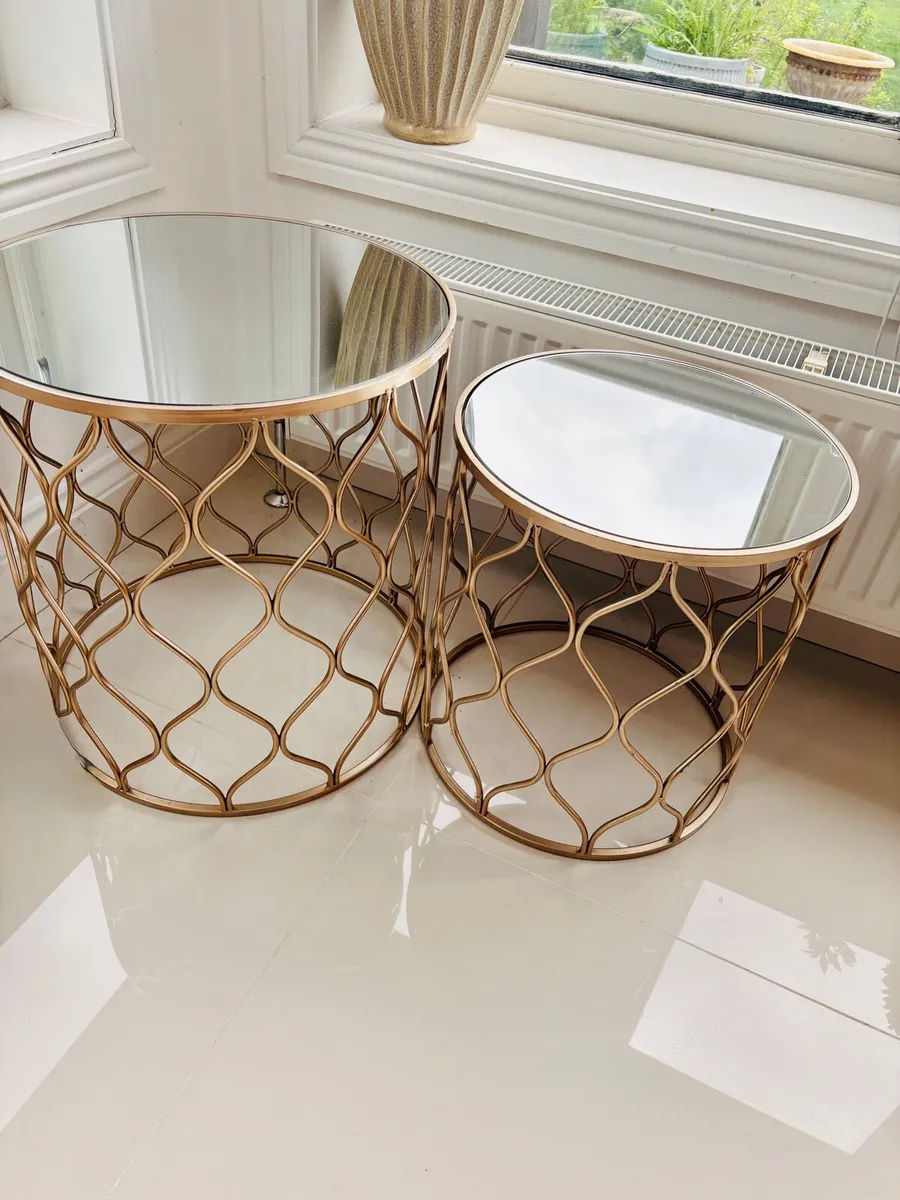 Set of tables - Image 4