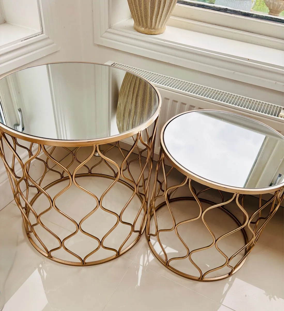 Set of tables - Image 1
