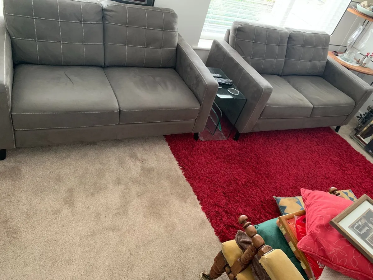 2 x Two Seater Couches  €180 in total for the two - Image 3