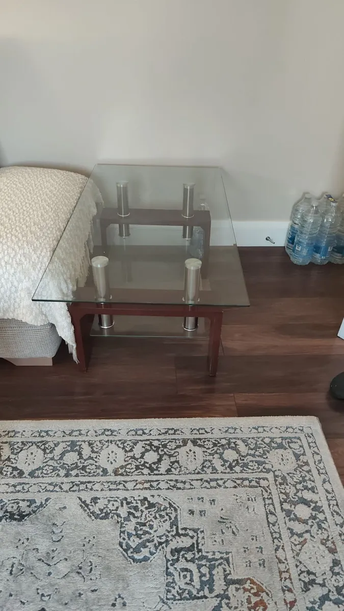 Kitchen table and coffee table - Image 1
