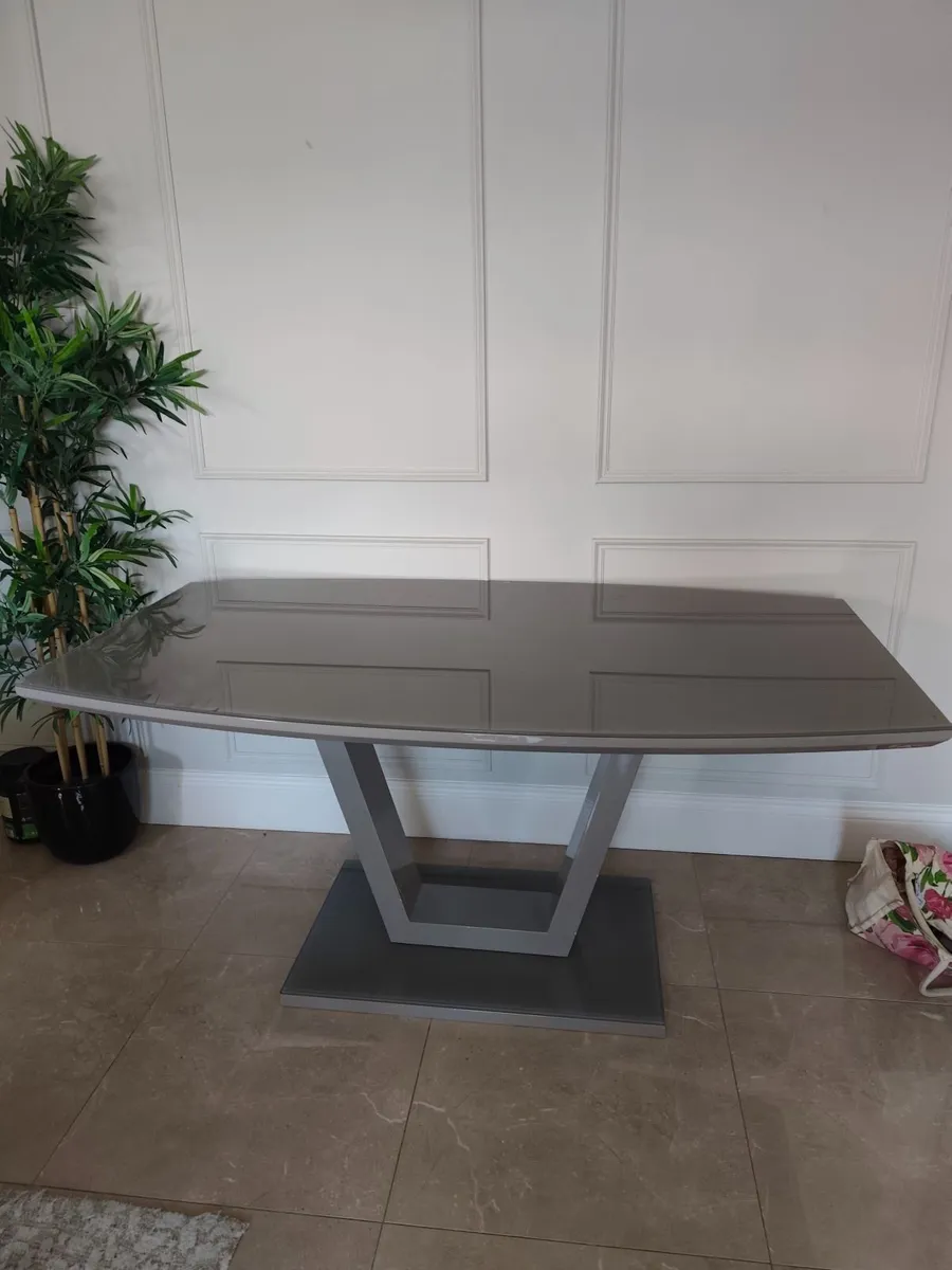Kitchen table and coffee table - Image 3