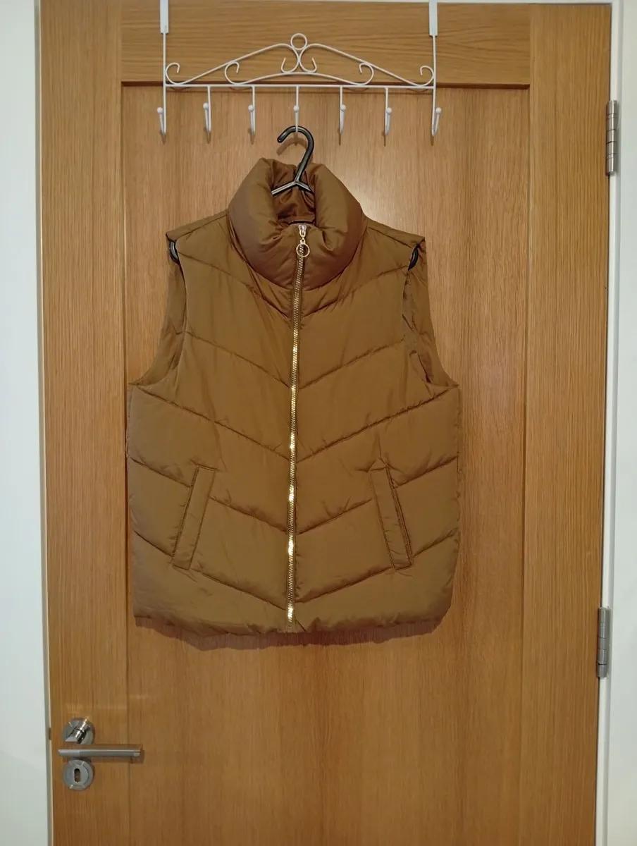 Womens Coats and shoes size 8-10/Size 5-5.5 - Image 1