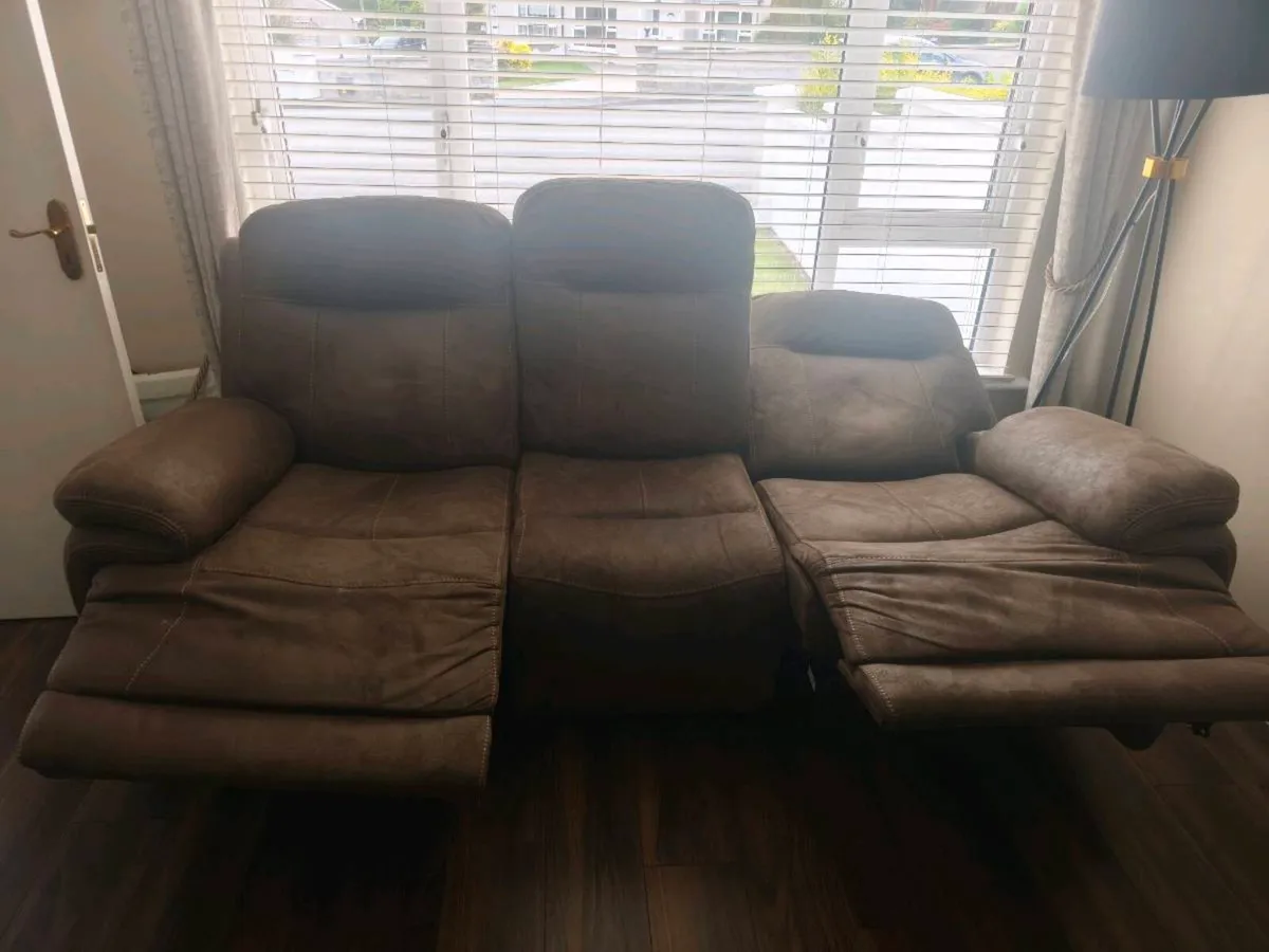 Electric Recliner couch and chair - Image 3