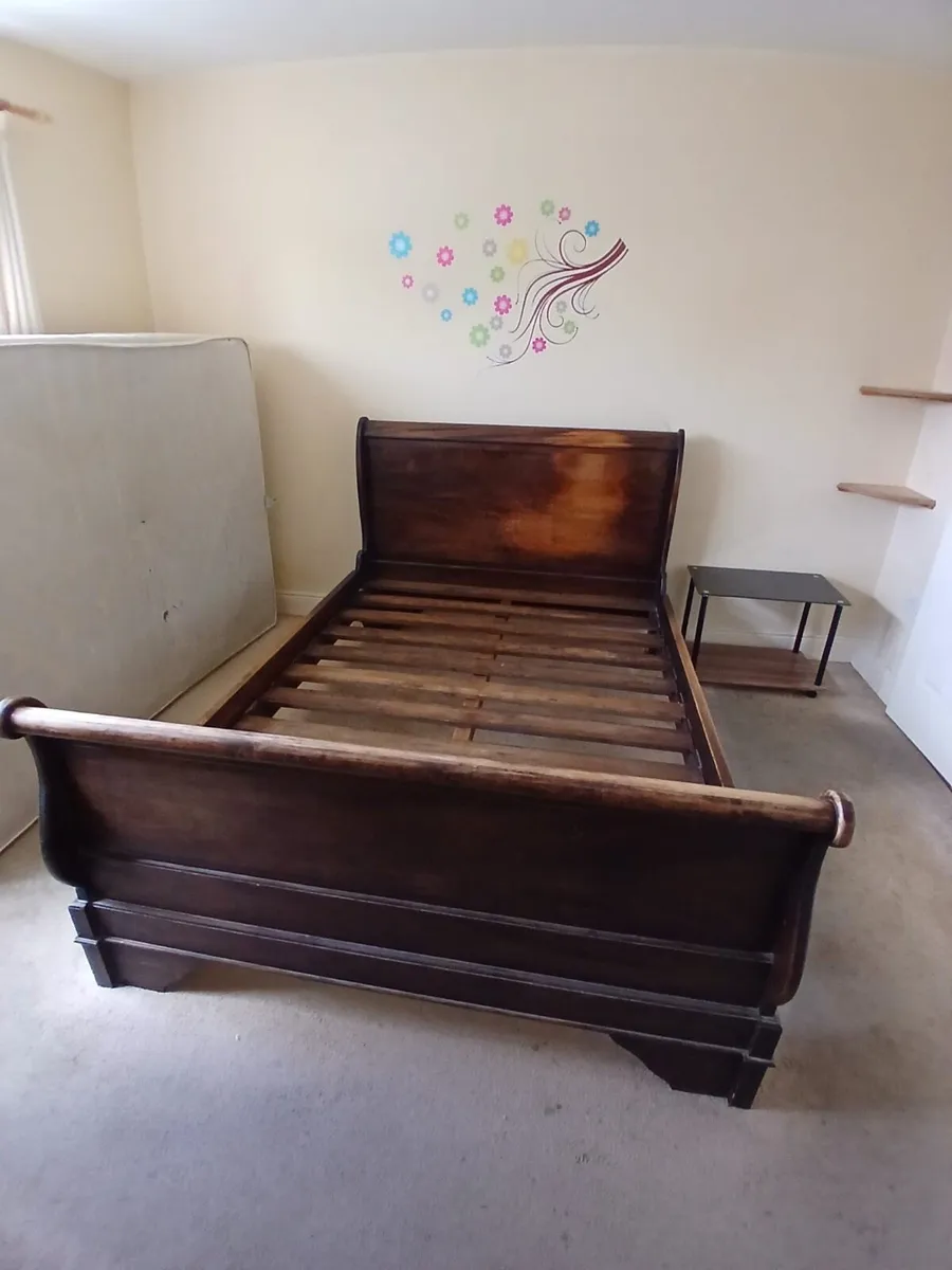 Bed frame - Image 1