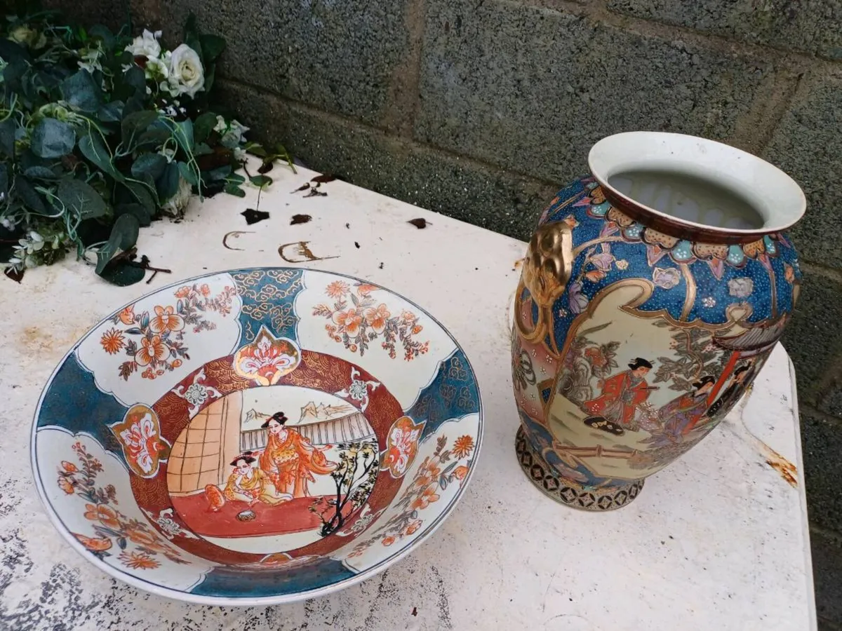 Antique Japanese Bowl & Vase - Image 3