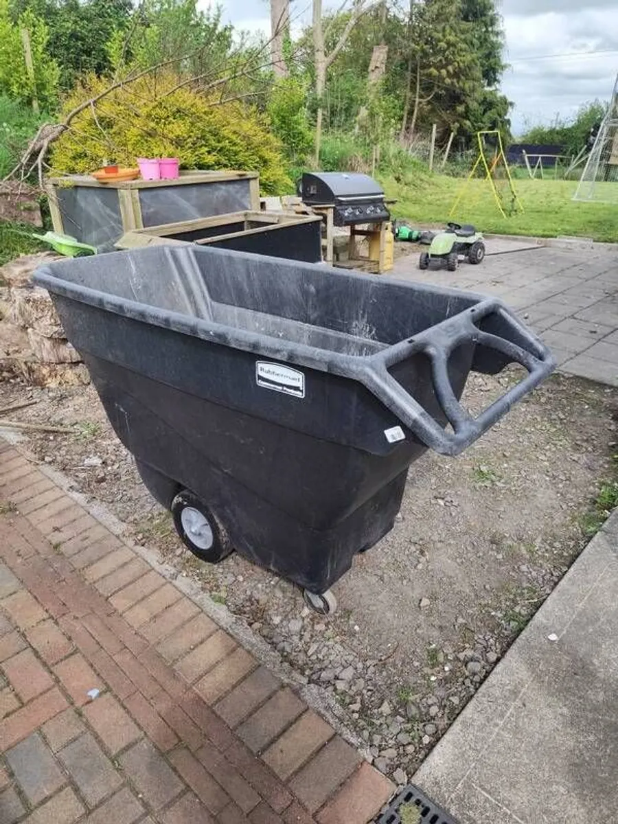 Rubbermaid - Image 1