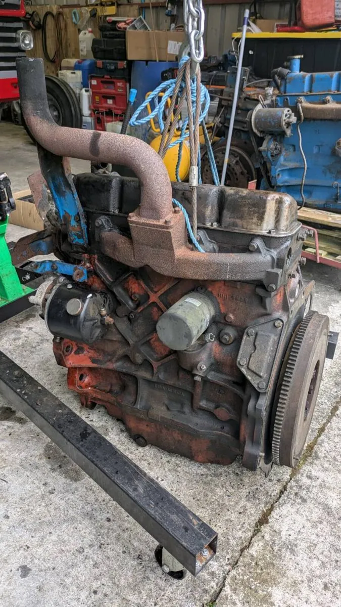 Ford 5000 engine and 6610 engine. - Image 1