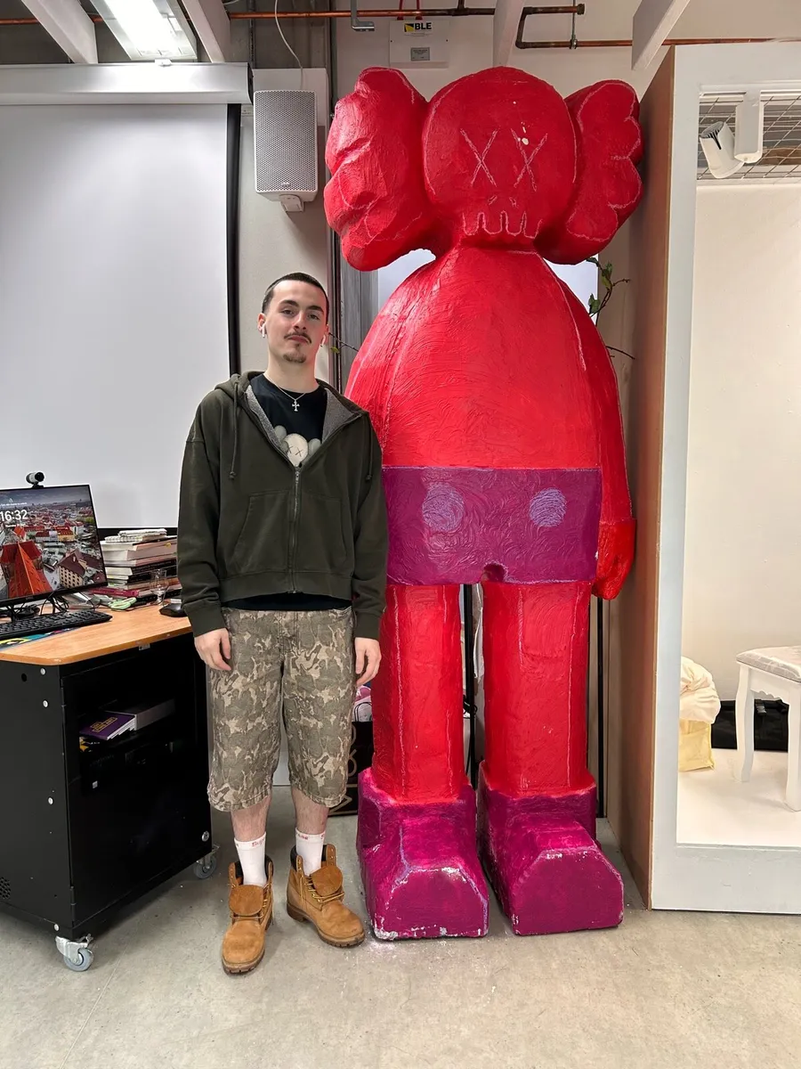 Giant sculpture - Image 4