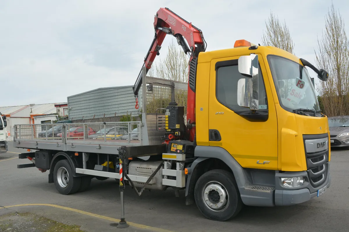DAF 12T GVW Fassi Remote Crane - Image 4