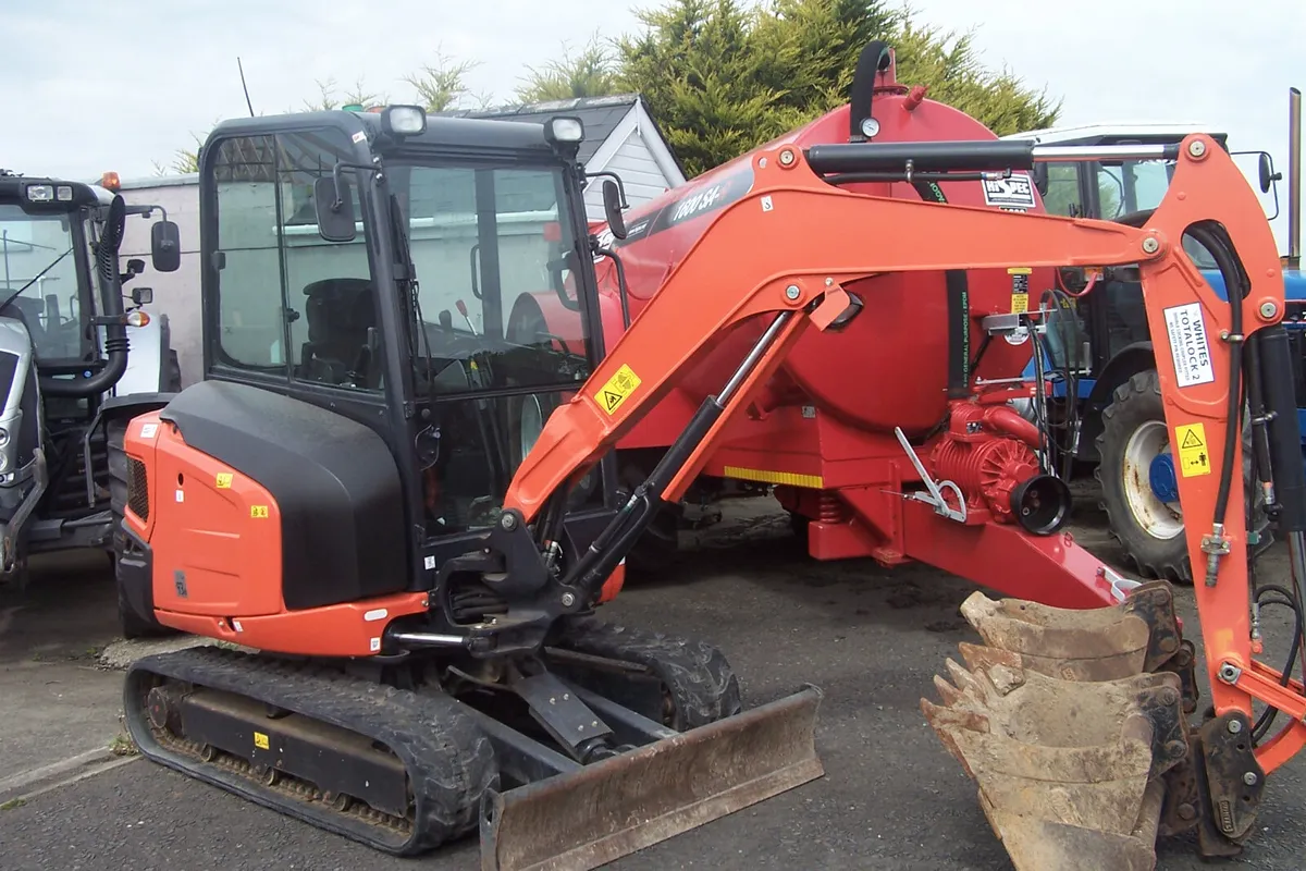 2022 Kubota KX027-4 Digger - Image 2