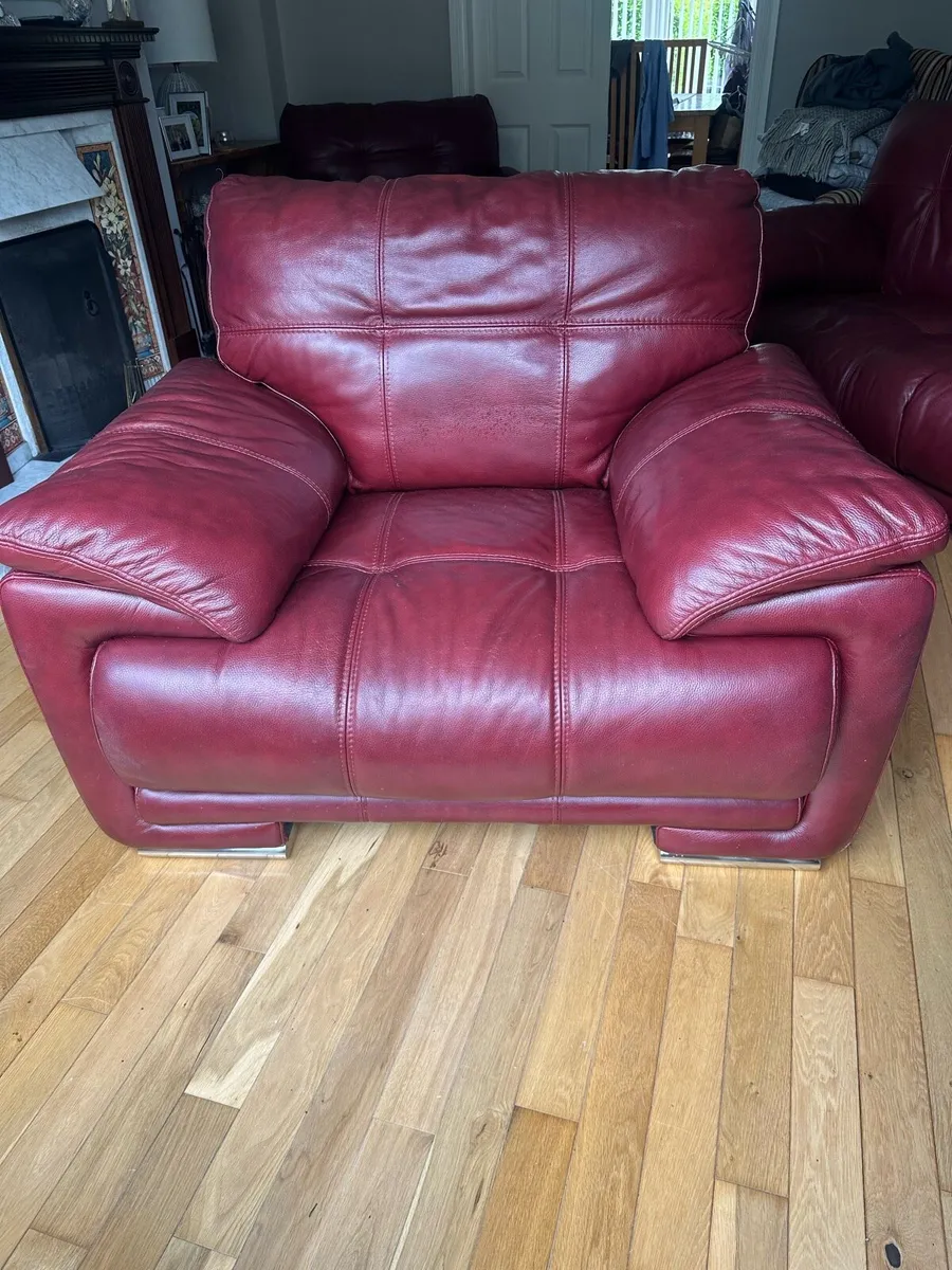 Leather Suite - Image 2