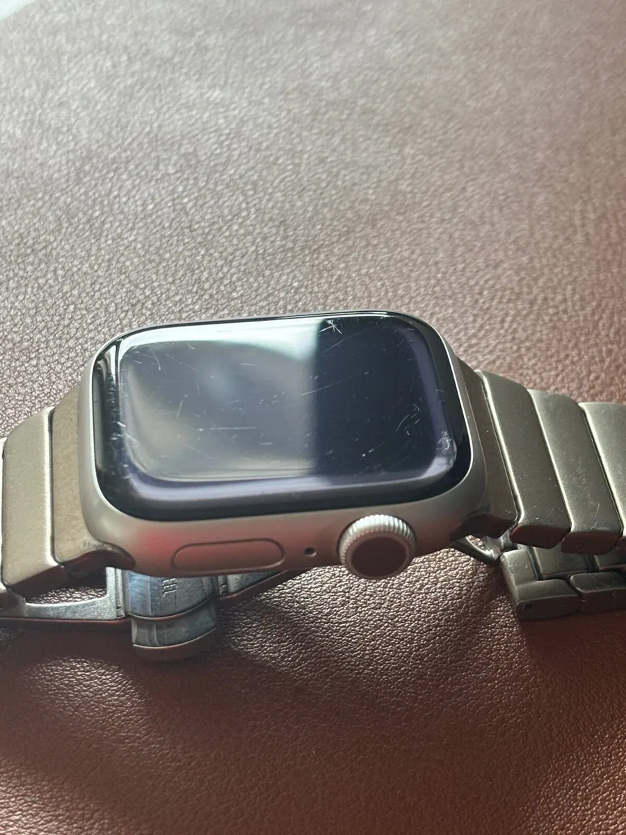 Apple Watch Series 8 – 41mm – Good Condition - Image 2