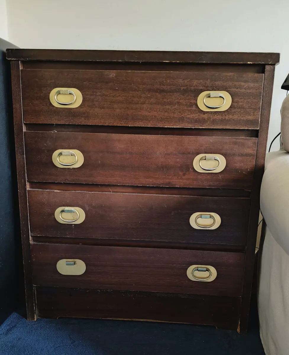 chest of drawers - Image 1