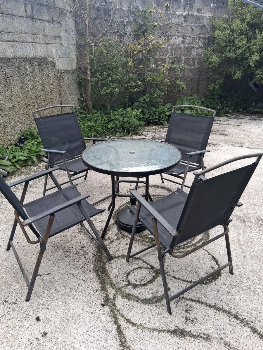 Outside table - Image 2