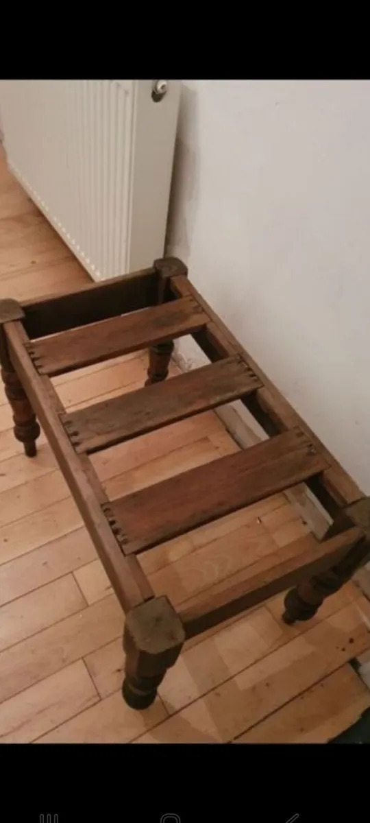 mid century hotel luggage stand - Image 1
