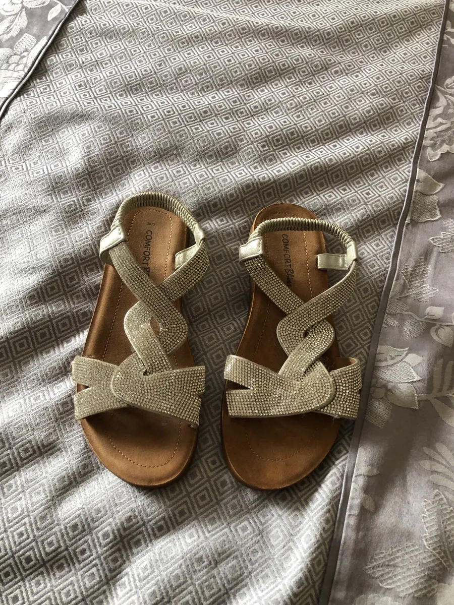 Ladies new sandals size 5 €10 - Image 1