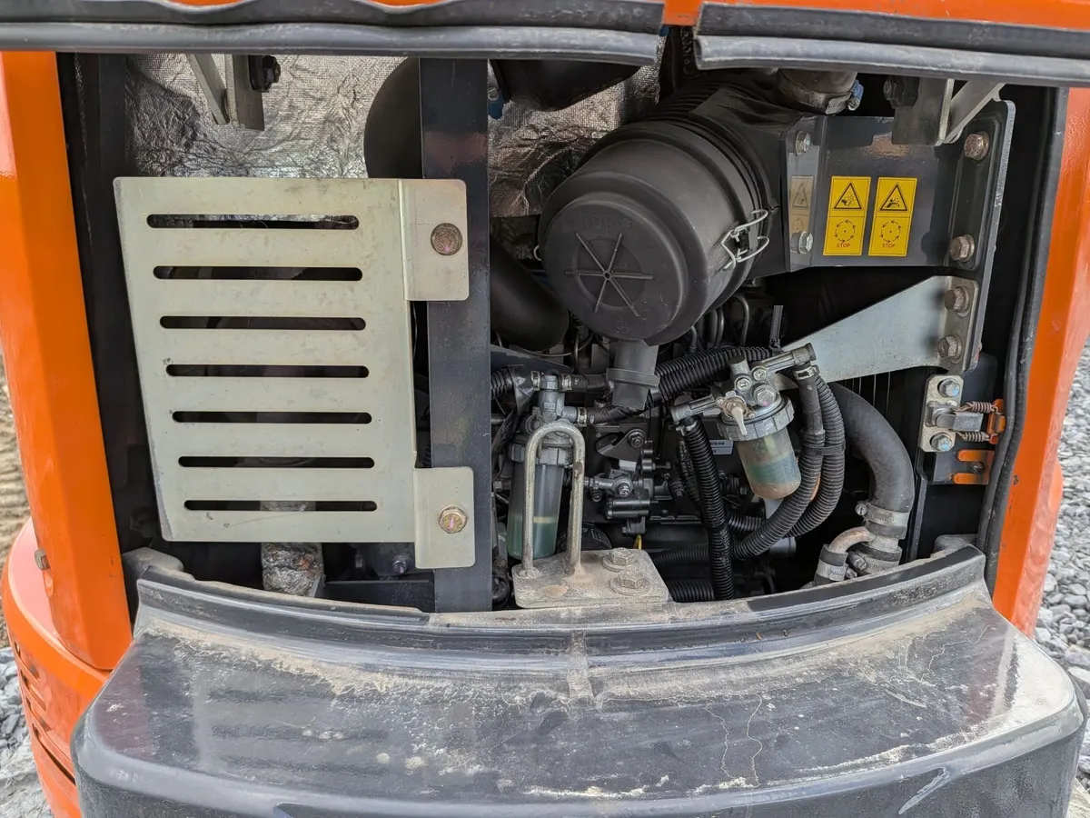 Hitachi Zaxis 26U 2016 - Image 3