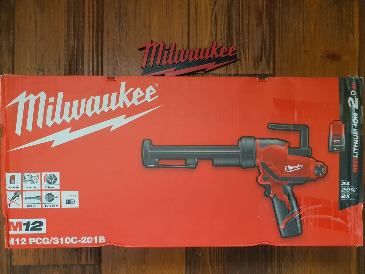 M12 Milwaukee Cordless Caulk Gun kit - Image 2