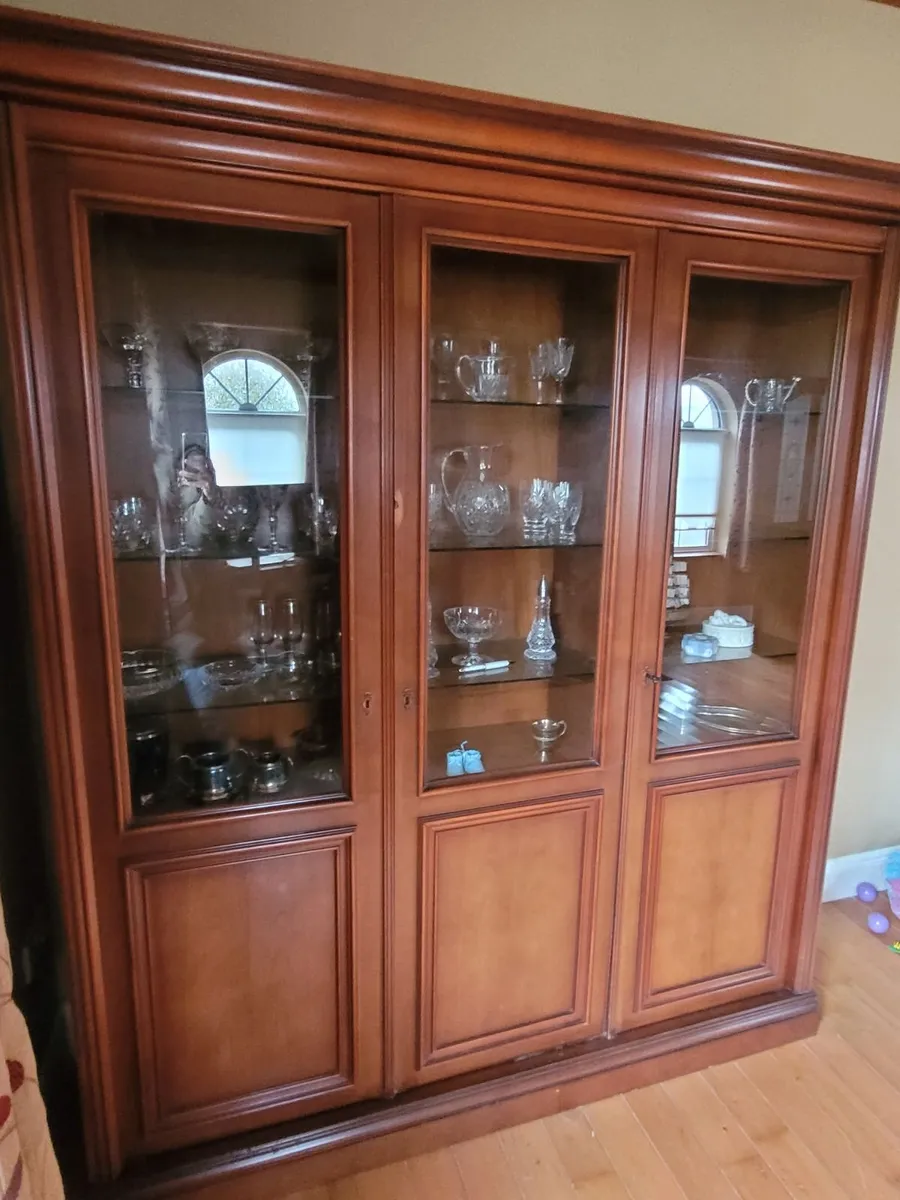 Display Cabinet - Image 3