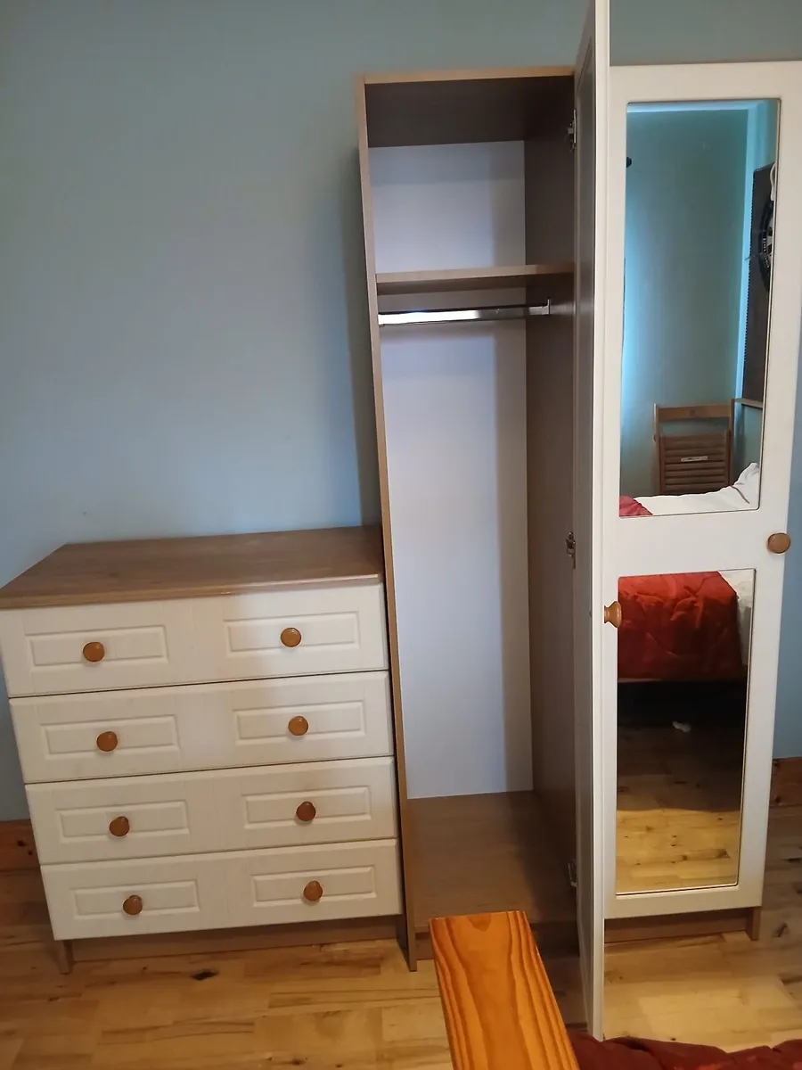 Wardrobe and chest of drawers - Image 3