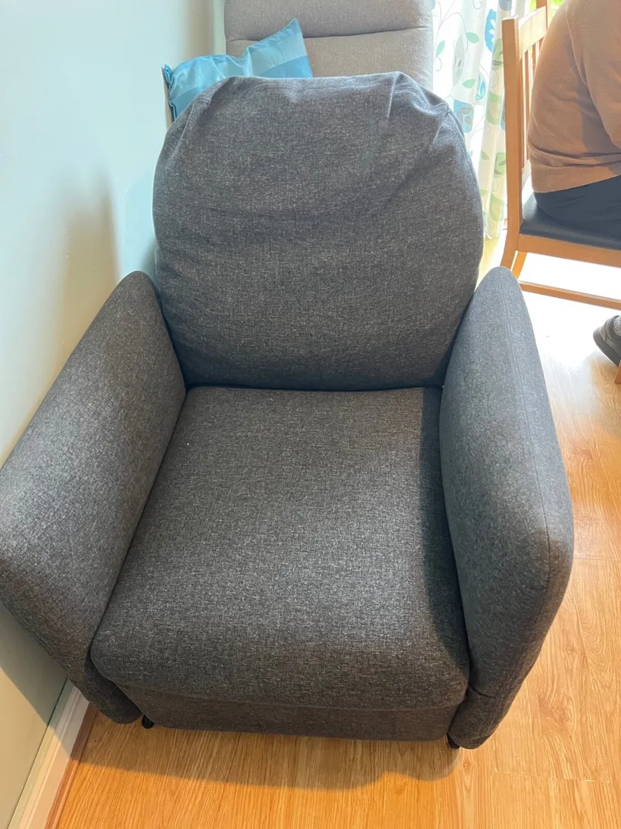 Reclining chair - Image 1