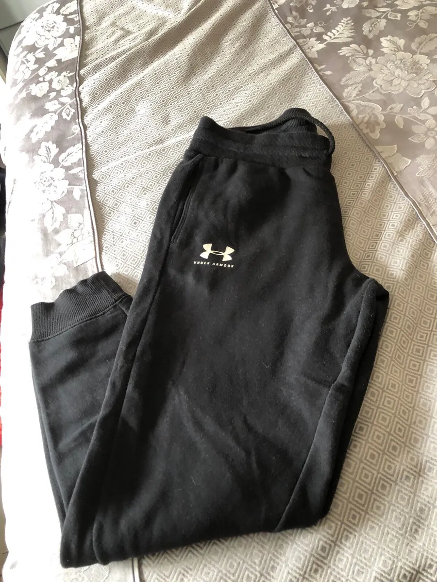 Mens under armour bottoms size M €15 - Image 4
