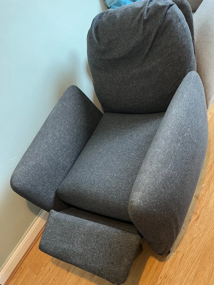 Reclining chair - Image 3