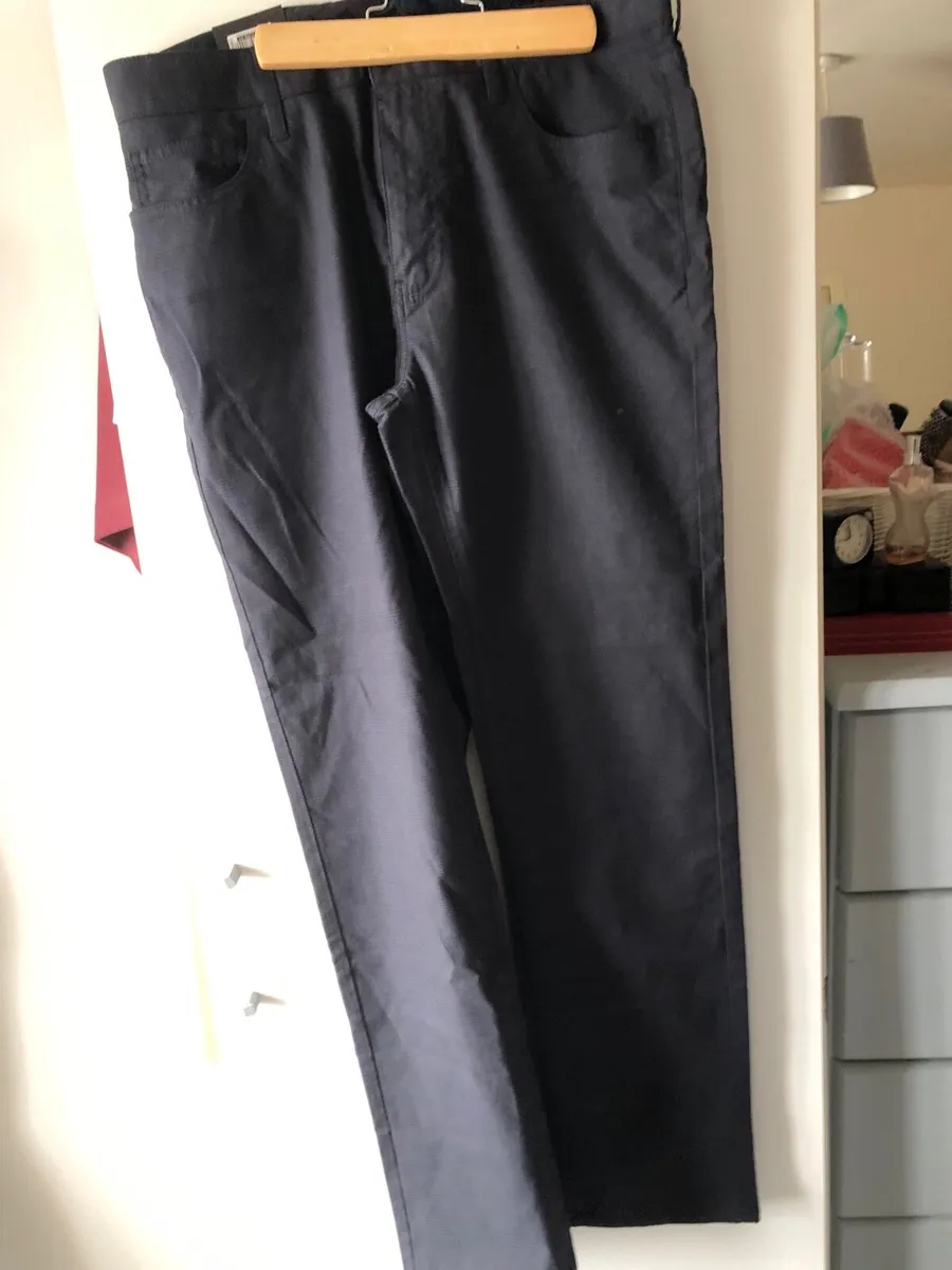 Mens BNWT trousers W34”x L32” €10 - Image 1
