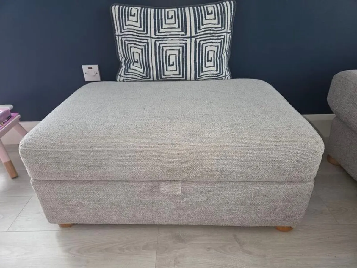 Sofa Suite - Image 3
