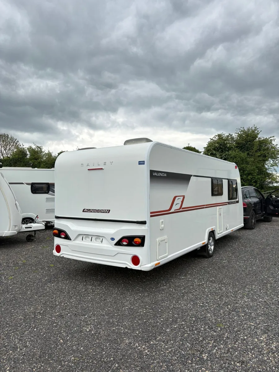 Bailey unicorn 4 berth fixed bed caravan - Image 4