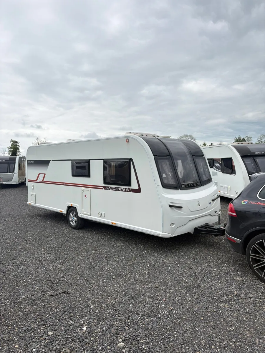 Bailey unicorn 4 berth fixed bed caravan - Image 3