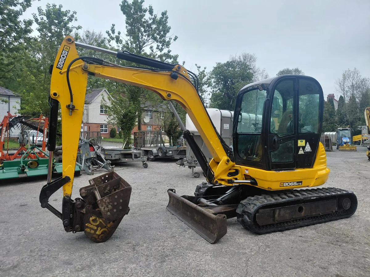 JCB 8065 - Image 2