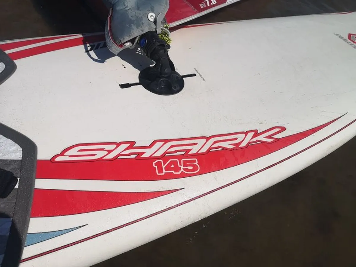 windsurfing kit Fanatic shark 145 L for beginners - Image 4