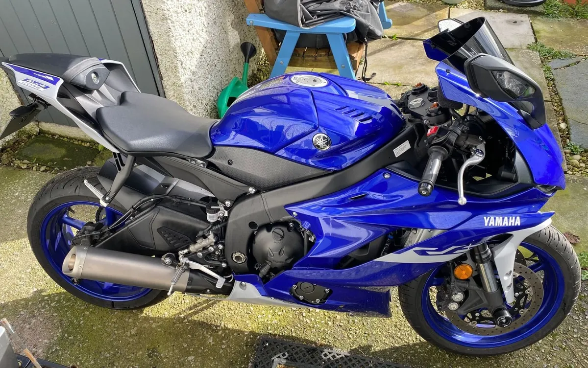 YAMAHA R6 - Image 1