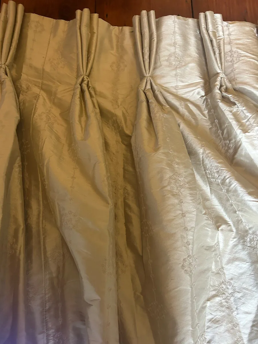 Large period home  raw silk curtains in soft gold - Image 3