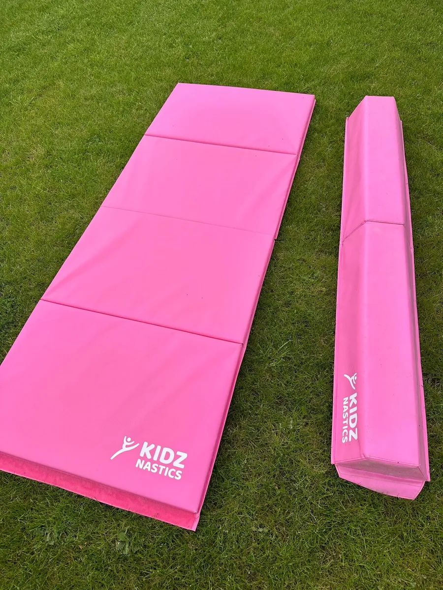 Gymnastics mat & beam - Image 1