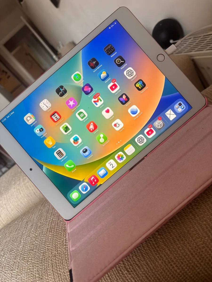 iPad  8th gen - Image 3