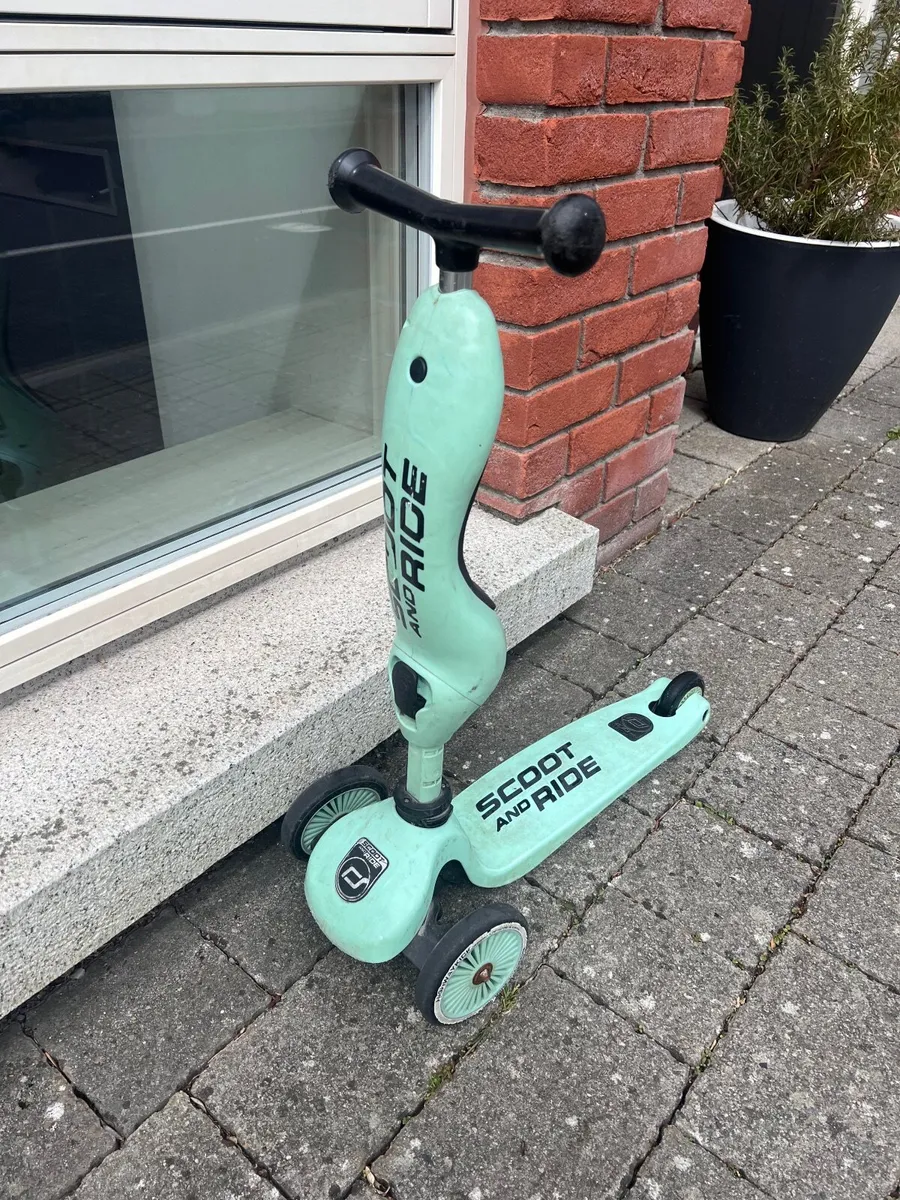 Scoot & Ride Kids Scooter - Image 1