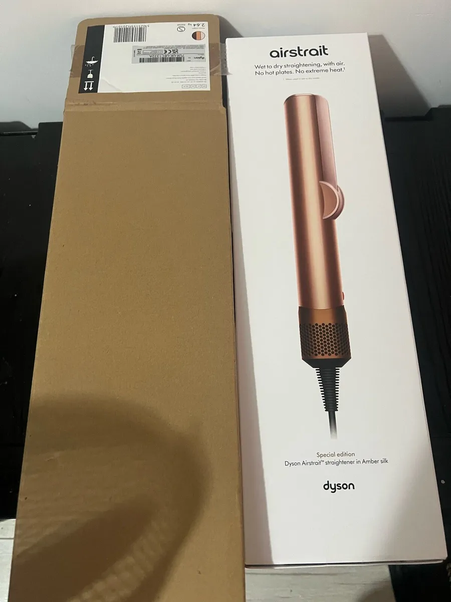 Dyson hair straightener and dryer - Image 4